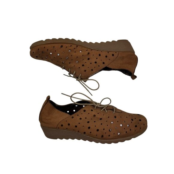 The FLEXX Suede Run Crazy Brown Perforated Wedge Comfort Shoes Women's Size 6.5 - Picture 3 of 11